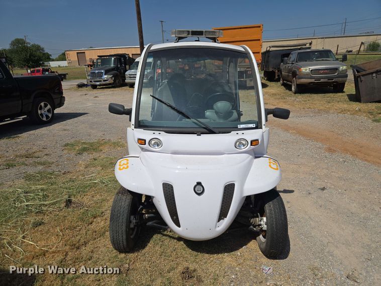 2007 GEM Utility Vehicle - photo 2
