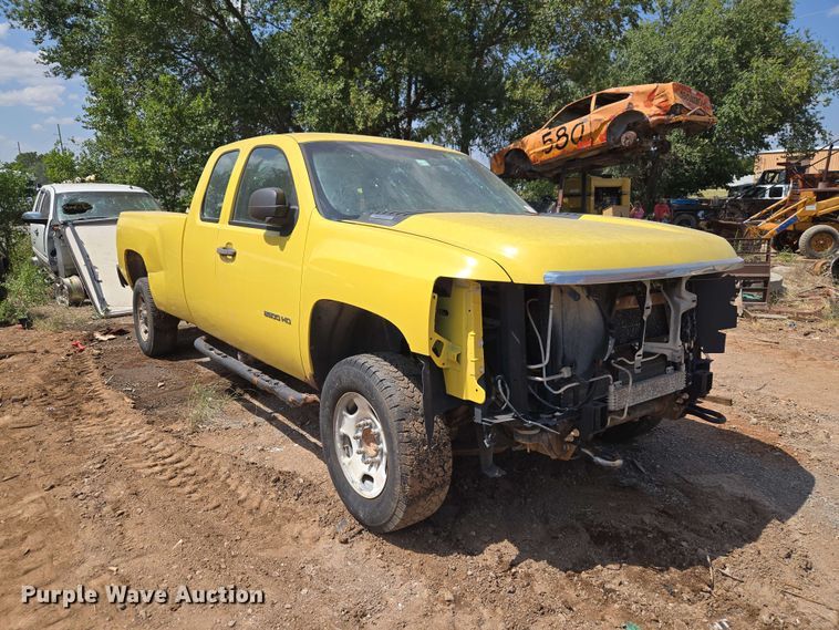 2012 Chevrolet Silverado 2500HD Ext. Cab Pickup Truck - photo 3