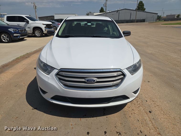2015 Ford Taurus - photo 2