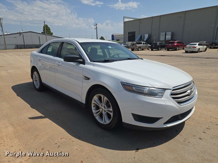 2015 Ford Taurus - photo 3