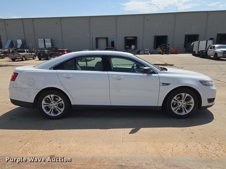 2015 Ford Taurus - photo 4