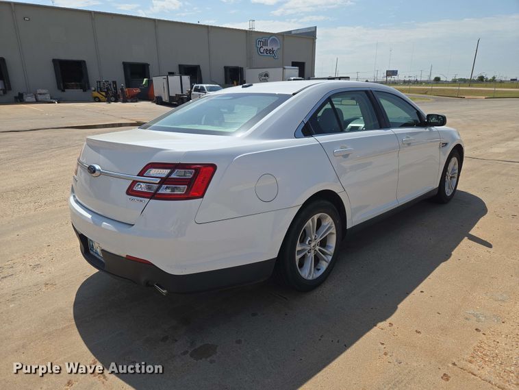 2015 Ford Taurus - photo 5