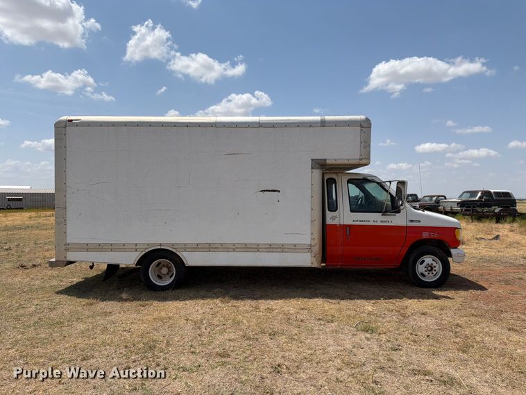 1998 Ford E350 Super Duty Box Truck - photo 4