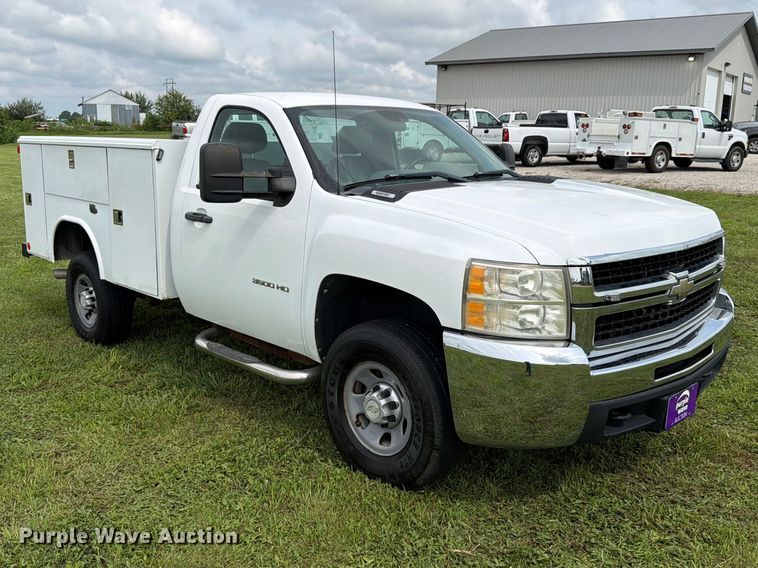 2010 Chevrolet Silverado 3500HD Utility Bed Pickup Truck - photo 3