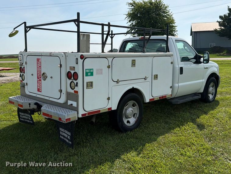 2006 Ford F350 Super Duty Utility Bed Pickup Truck - photo 5