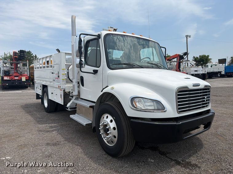 2015 Freightliner Business Class M2 Utility / Service Truck - photo 3