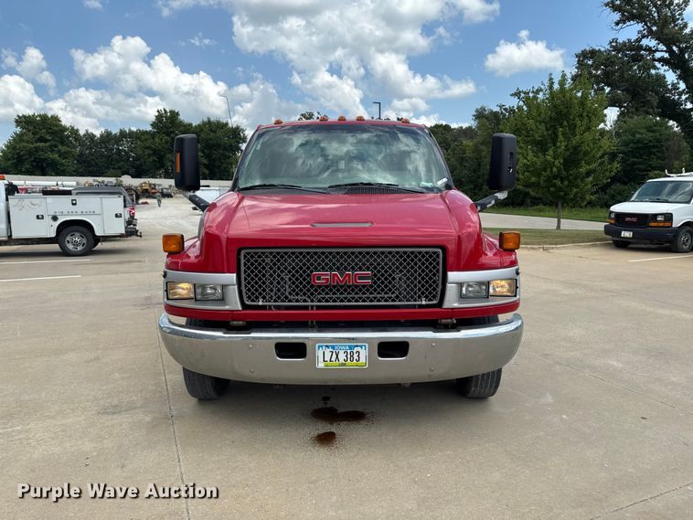 2003 GMC C4500 Dump Truck - photo 3