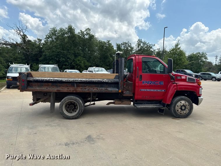 2003 GMC C4500 Dump Truck - photo 5