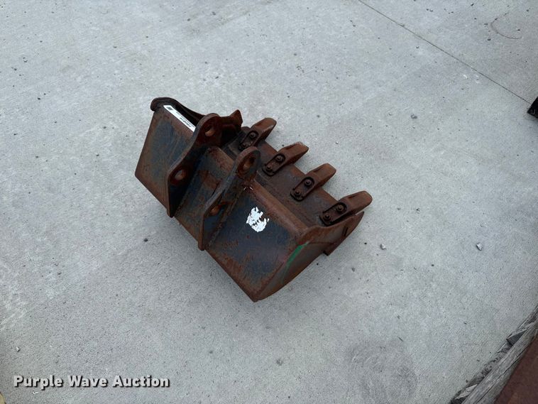 Bobcat Excavator Bucket - photo 5