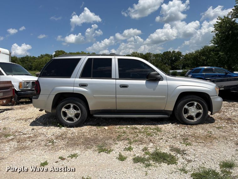 2008 Chevrolet Trailblazer SUV - photo 4