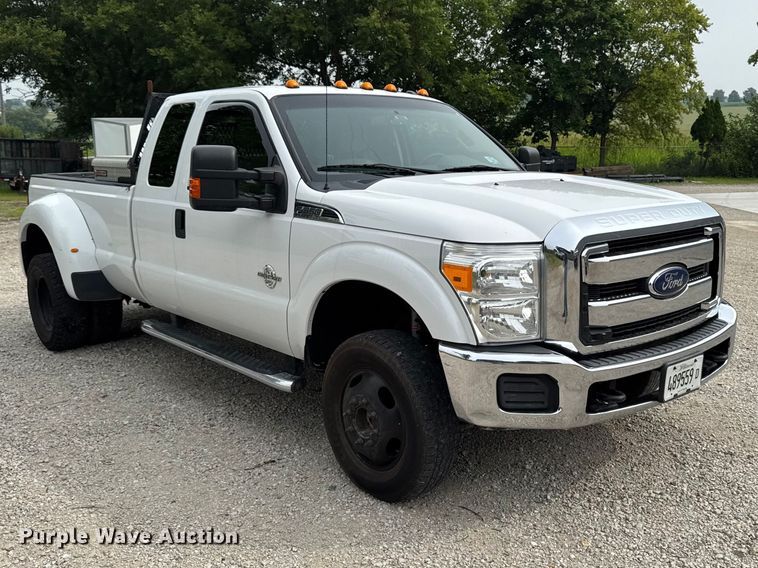 2016 Ford F350 Super Duty Ext. Cab Pickup Truck - photo 3