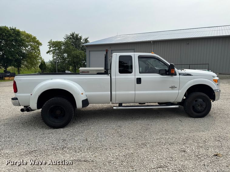 2016 Ford F350 Super Duty Ext. Cab Pickup Truck - photo 4