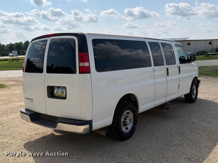 2014 Chevrolet Express 3500 Van - photo 5