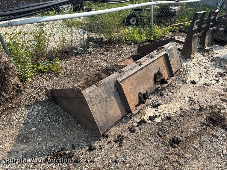 Skid Steer Bucket - photo 5