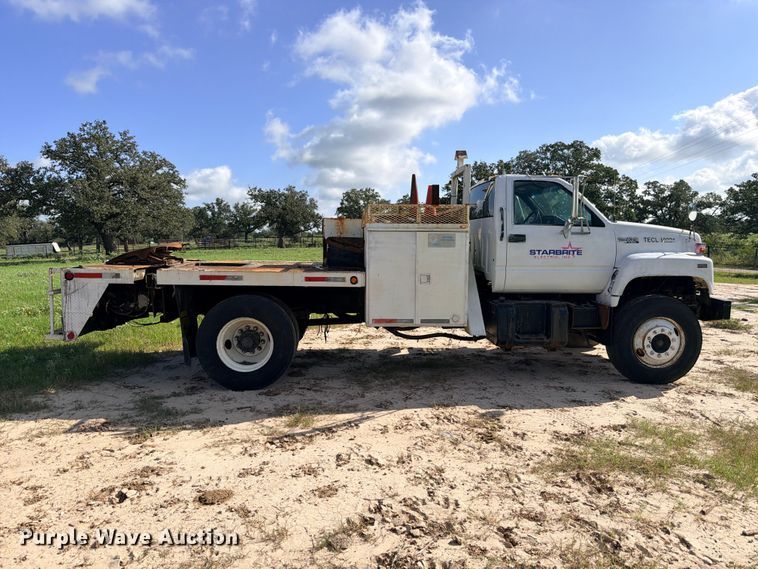 1993 GMC TopKick Flatbed Truck - photo 4