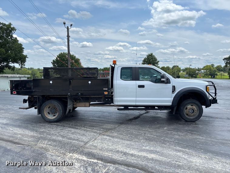 2017 Ford F450 Super Duty XL Ext. Cab Flatbed Truck - photo 4