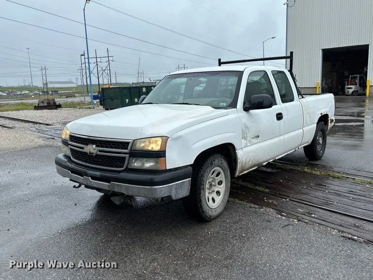 2006 Chevrolet Silverado 1500 Ext. Cab Pickup Truck