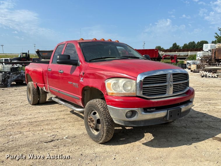 2006 Dodge Ram 3500 Ext. Cab Pickup Truck - photo 3