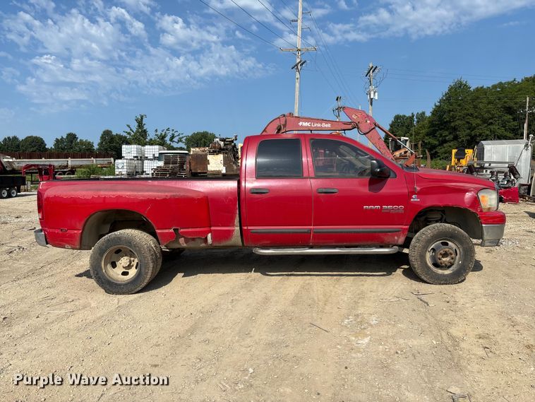 2006 Dodge Ram 3500 Ext. Cab Pickup Truck - photo 4