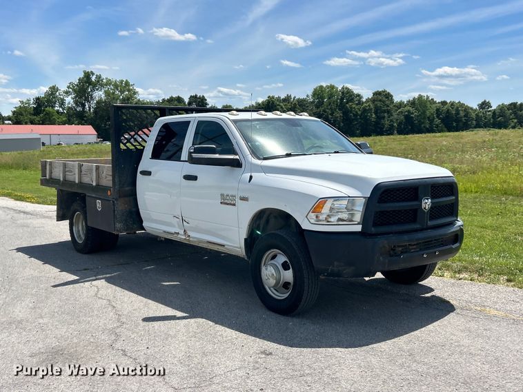 2015 RAM 3500 Heavy Duty Crew Cab Flatbed Pickup Truck - photo 3