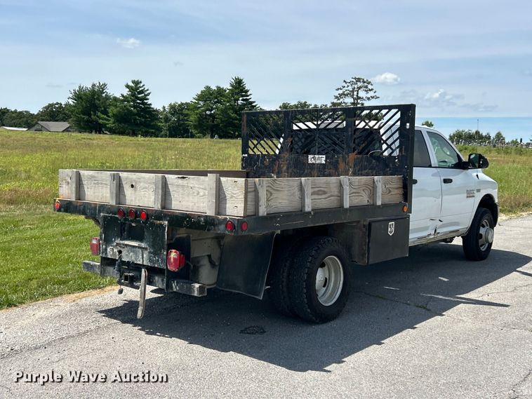 2015 RAM 3500 Heavy Duty Crew Cab Flatbed Pickup Truck - photo 5