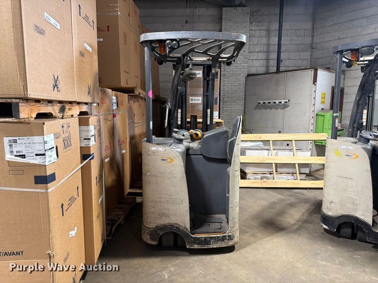 2019 Crown RC5545-40 Forklift - photo 3