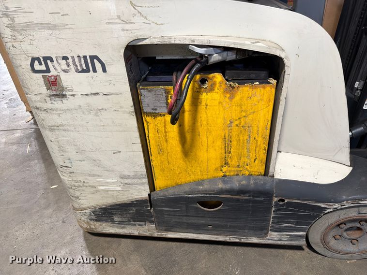 2019 Crown RC5545-40 Forklift - photo 5