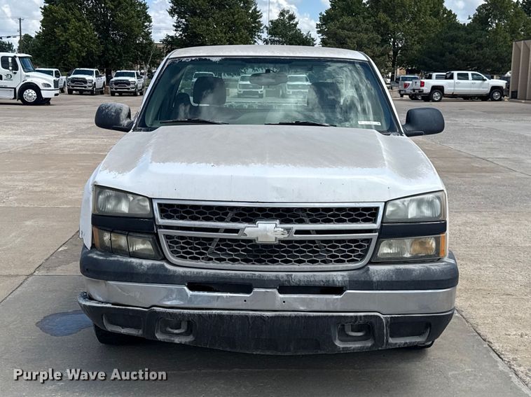 2006 Chevrolet Silverado 1500 Pickup Truck - photo 2