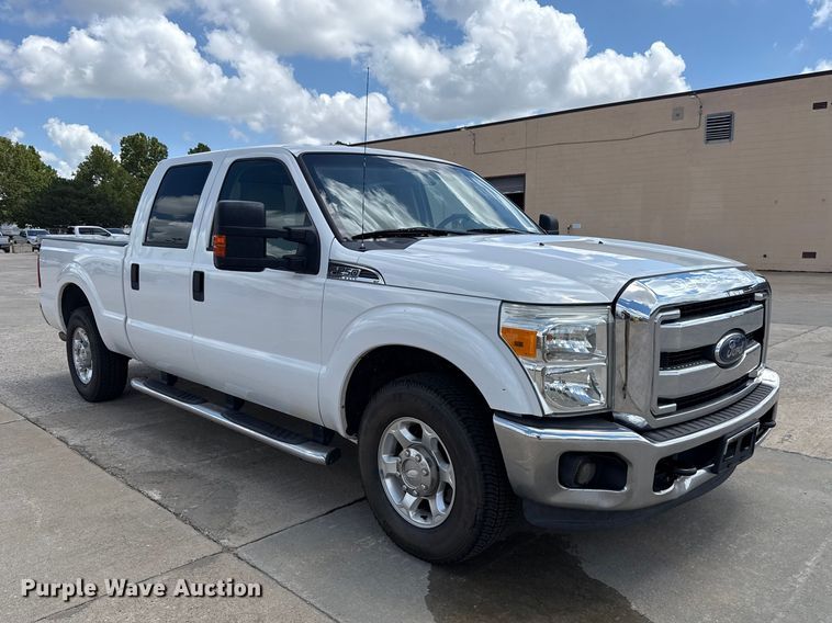 2013 Ford F250 Super Duty Crew Cab Pickup Truck - photo 3