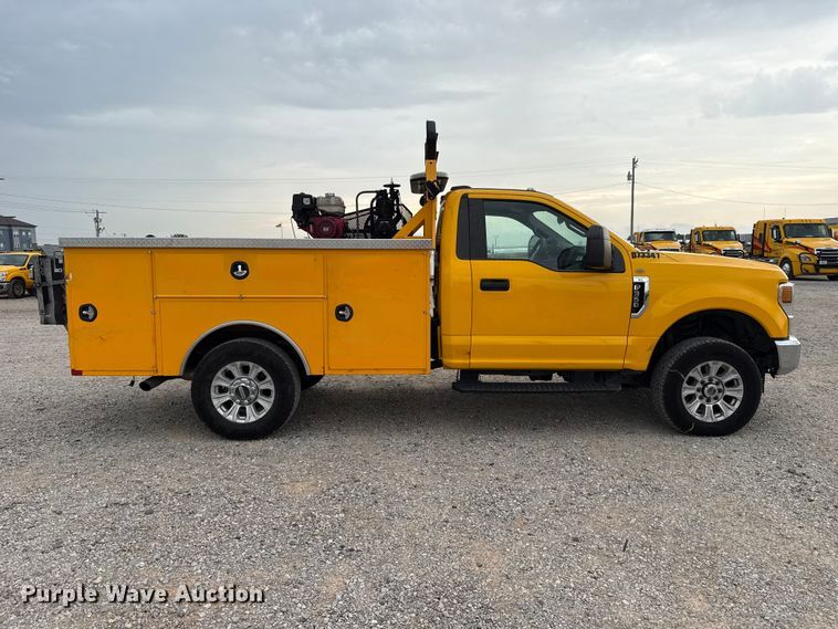 2021 Ford F350 Super Duty Utility Bed Pickup Truck - photo 4