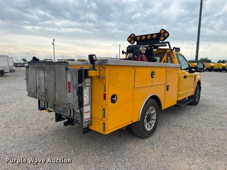 2020 Ford F350 Super Duty Utility Bed Pickup Truck - photo 5