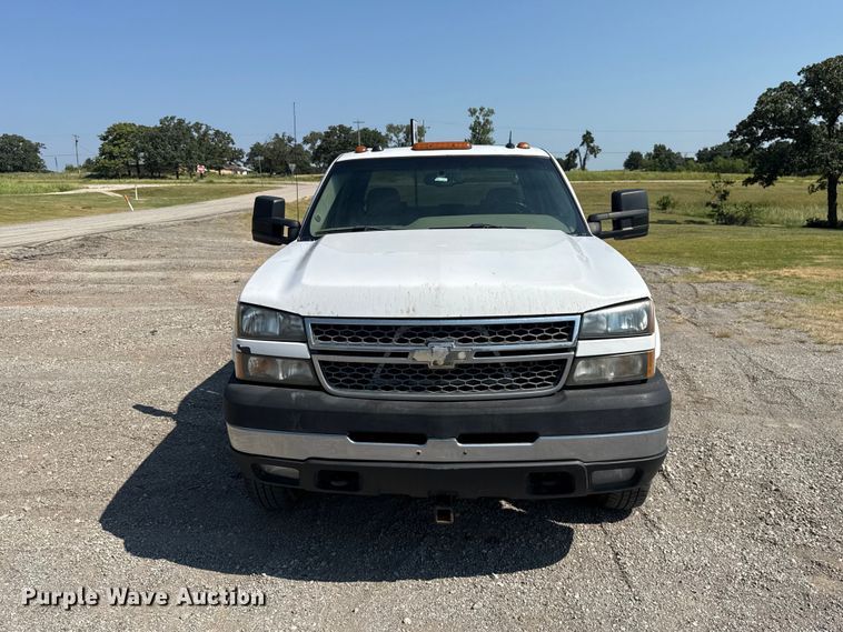 2005 Chevrolet Silverado 3500 Crew Cab Pickup Truck - photo 2