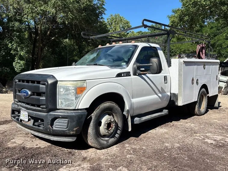 2011 Ford F350 Super Duty Utility Bed Pickup Truck