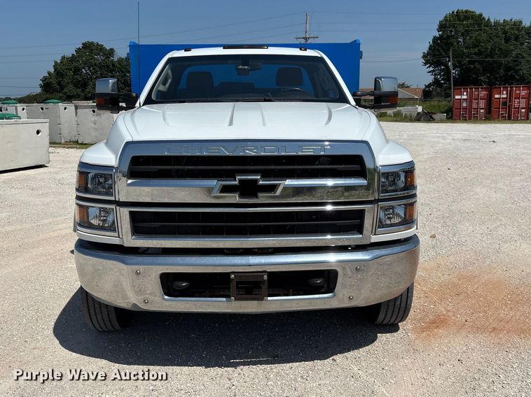 2019 Chevrolet GM515 Flatbed Truck - photo 2