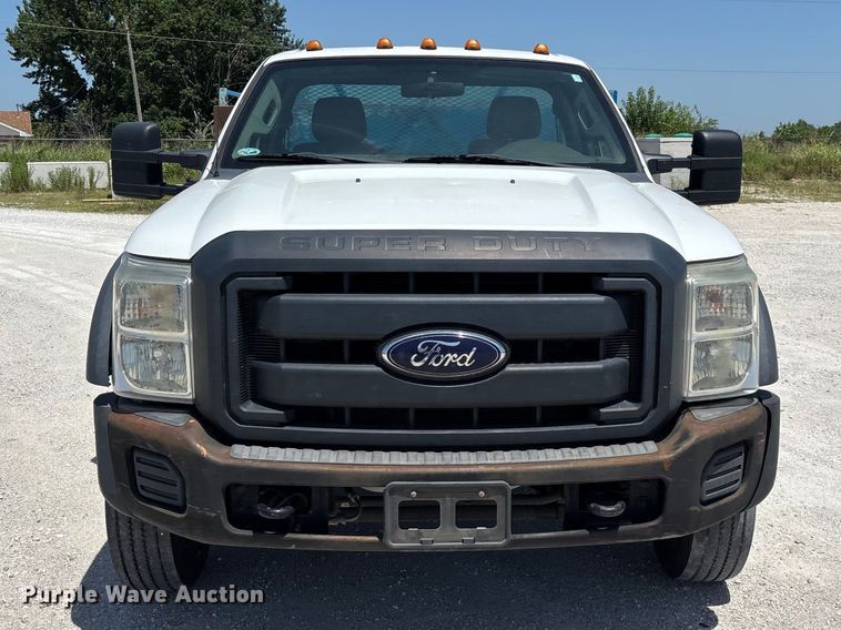 2012 Ford F550 Super Duty XL Flatbed Truck - photo 2