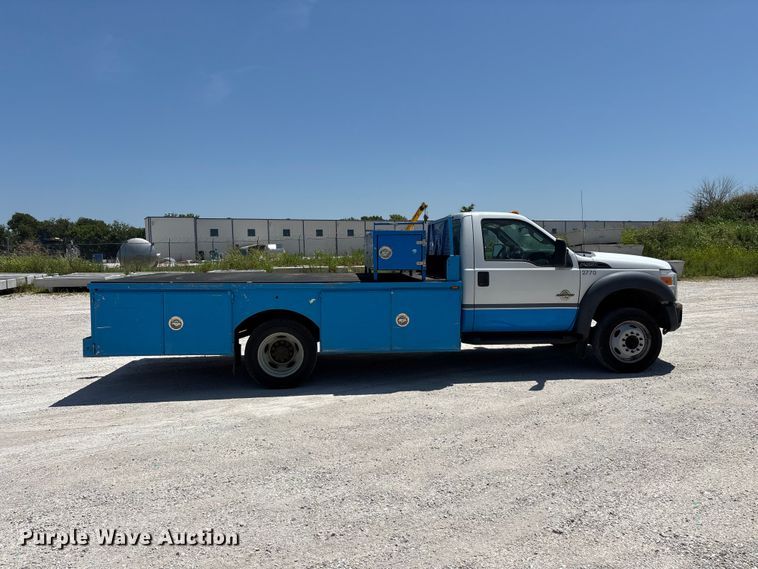 2012 Ford F550 Super Duty XL Flatbed Truck - photo 4