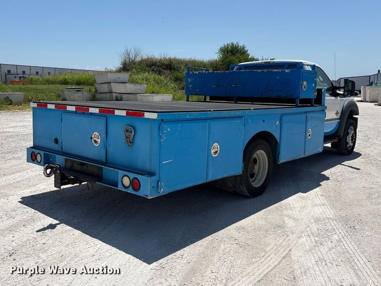 2012 Ford F550 Super Duty XL Flatbed Truck - photo 5