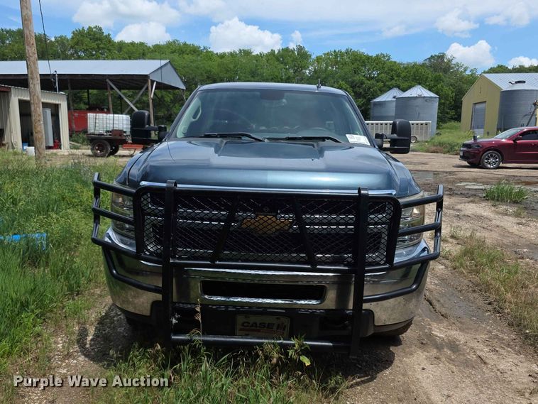 2013 Chevrolet Silverado 2500HD Pickup Truck - photo 2