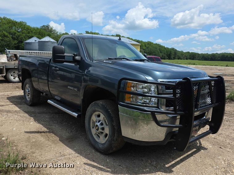 2013 Chevrolet Silverado 2500HD Pickup Truck - photo 3