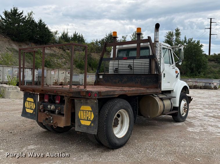 1994 International 8100 Flatbed Truck - photo 5