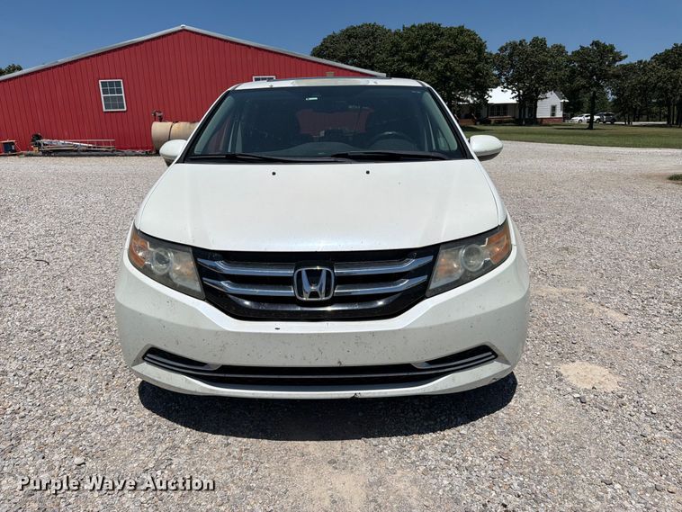2014 Honda Odyssey Van - photo 2