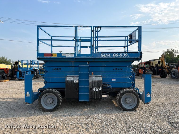 2015 Genie GS-5390 Scissor Lift - photo 4