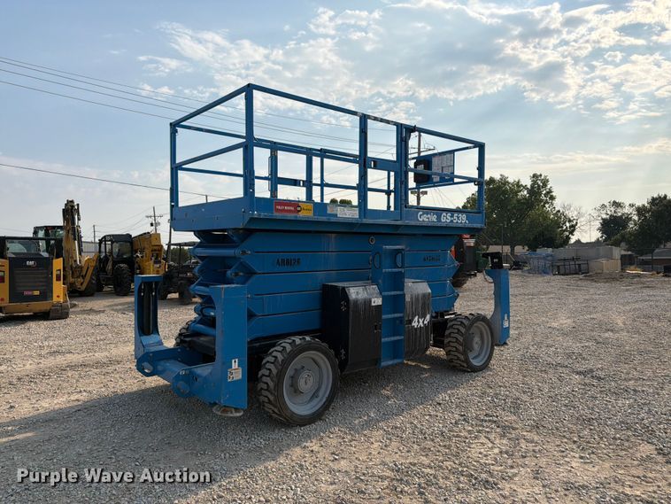 2015 Genie GS-5390 Scissor Lift - photo 5