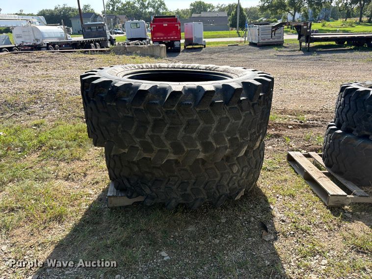 (2) Treileborg 520/70B34 Tires - photo 4
