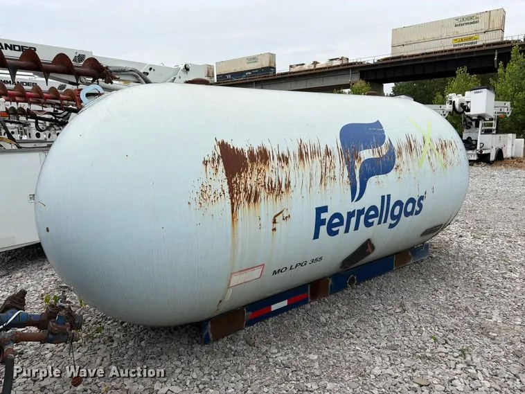 1982 Arrow Propane Tank