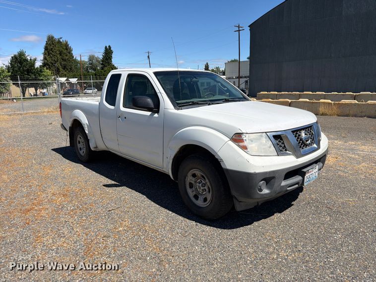 2014 Nissan Frontier Ext. Cab Pickup Truck - photo 3