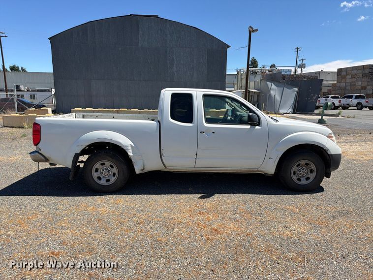 2014 Nissan Frontier Ext. Cab Pickup Truck - photo 4