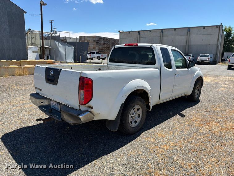 2014 Nissan Frontier Ext. Cab Pickup Truck - photo 5