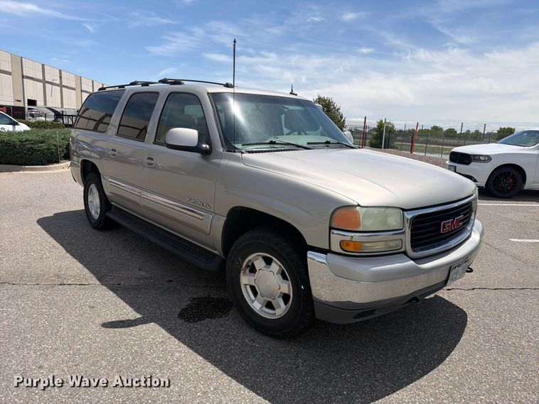 2004 GMC Yukon XL SUV - photo 3