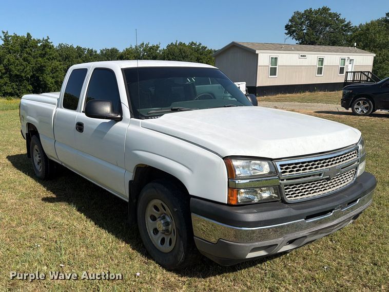 2006 Chevrolet Silverado 1500 Ext. Cab Pickup Truck - photo 3